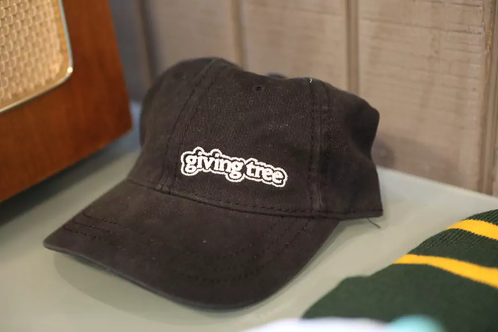 giving-tree-dc-i-71-compliant-weed-dispensary-merch-black-caps