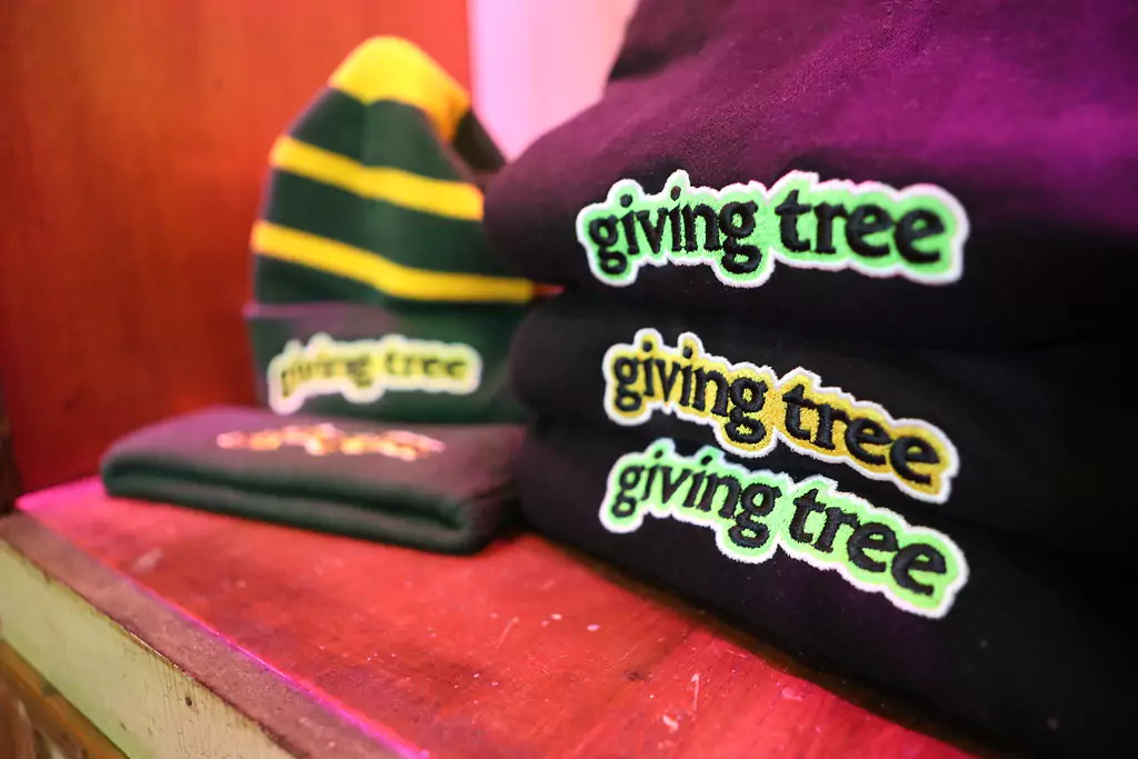 giving-tree-dc-i-71-compliant-weed-dispensary-merch-hats